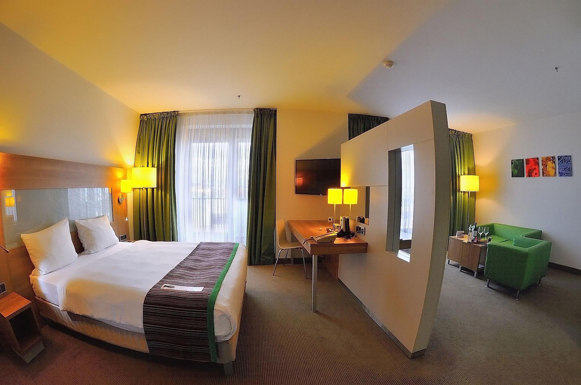 ควอลิตี้ โฮเต็ล ออสตราวาซิตี้ Hotel ภายนอก รูปภาพ