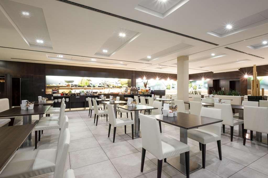 ควอลิตี้ โฮเต็ล ออสตราวาซิตี้ Hotel ร้านอาหาร รูปภาพ