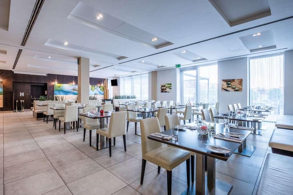 ควอลิตี้ โฮเต็ล ออสตราวาซิตี้ Hotel ร้านอาหาร รูปภาพ