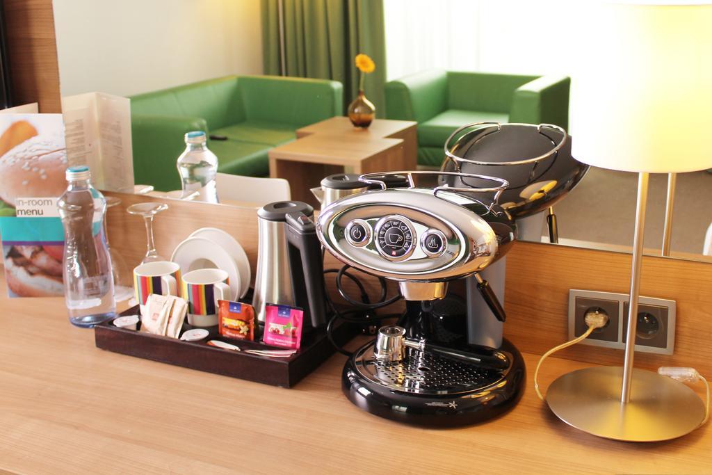 ควอลิตี้ โฮเต็ล ออสตราวาซิตี้ Hotel ภายนอก รูปภาพ