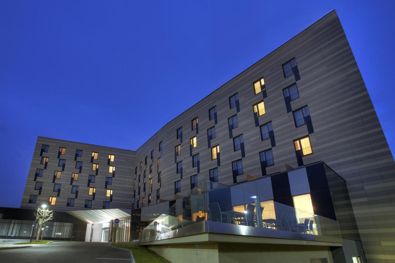 ควอลิตี้ โฮเต็ล ออสตราวาซิตี้ Hotel ภายนอก รูปภาพ
